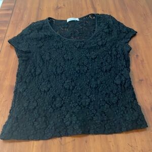 Black scoop neck short sleeve top with cap sleeves